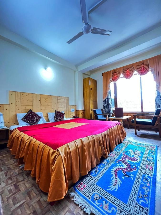 Hotel Snow Mountain Mall Road Manāli Exterior foto